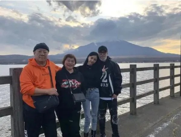 潘玮柏老婆的事件是否会影响潘的形象和前途？