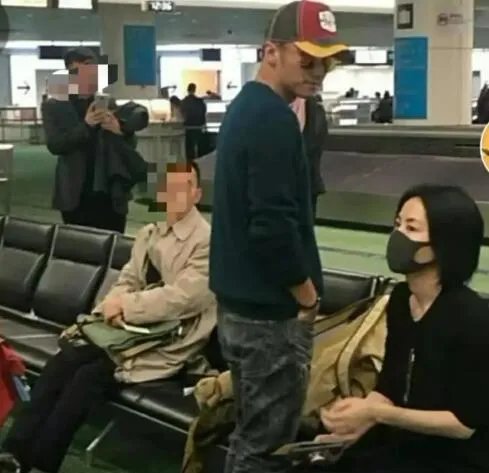 好友否认王菲谢霆锋分手是怎么回事 好友否认王菲谢霆锋分手是什么情况