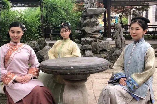 横店群演收费标准由100升至120元，120块的活在横店多吗？