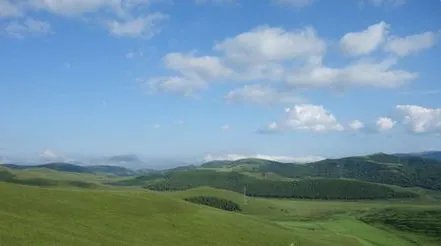 坝上草原的住宿条件怎么样?