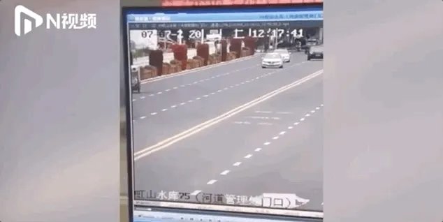 7.7贵州公交坠胡案