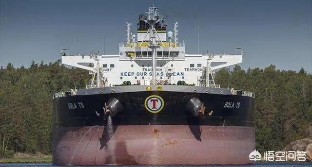 挪威护卫舰被撞沉和俄罗斯航母被砸出大洞相比谁更尴尬？对此你怎么看？