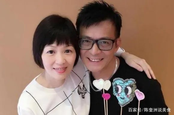 梁洁华患癌离世一年，黄日华谈及亡妻数度哽咽落泪，看上去有多伤心？