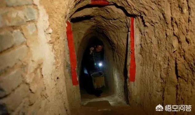 如何看待现代版愚公移山，河南老汉耗时七年掘洞百米深挖出水井？