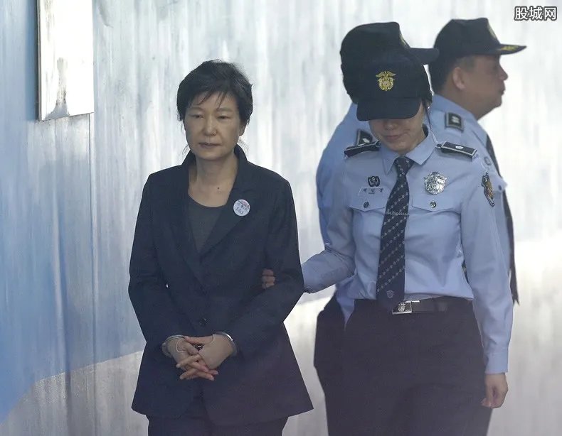 朴槿惠有老公了吗 近日朴槿惠在忙什么来看最新现状情况