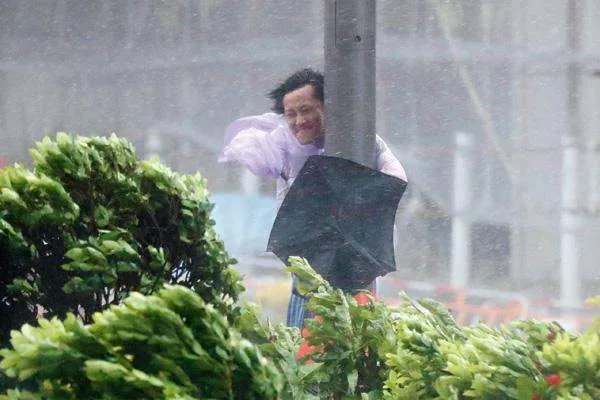 “梅花”奔袭江浙沪：多地狂风大浪，对哪些方面有不利影响？