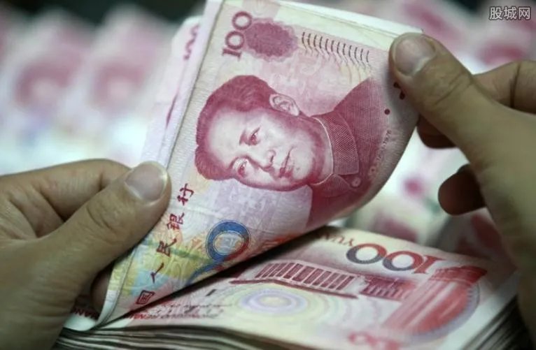 大亨涉骗贷312亿 银行高管家门口被连砍三刀