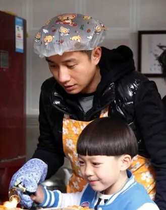 亲子剧小爸爸穿帮镜头图片 话题男星文章导演的处女作品