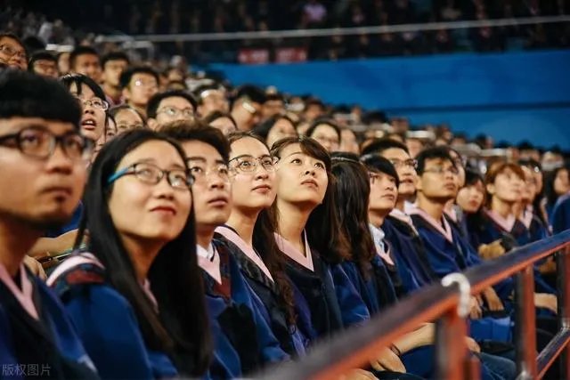 苟晶是夸大其辞还是在撒谎造谣？