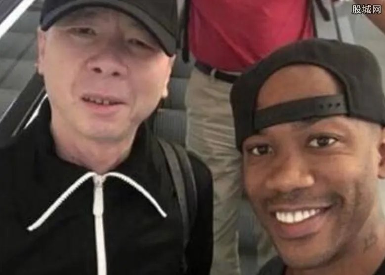 冯小刚示爱徐帆超甜蜜 冯小刚徐帆为什么不生孩子？