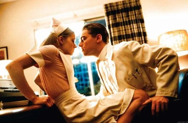 莱昂纳多在《猫鼠游戏》中的表现如何？