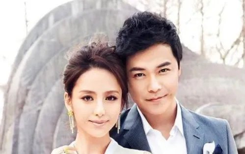 陈思诚带儿子看佟丽娅演出，一脸发福油腻相抢眼，儿子首曝光，你觉得像谁？