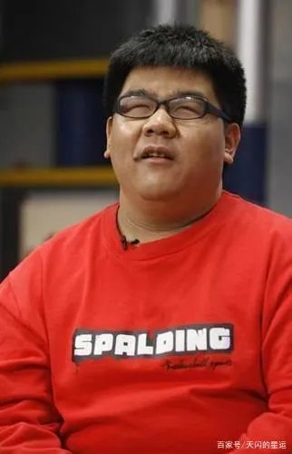 盲人杨光从万人捧到万人踩，背后到底经历了什么呢？