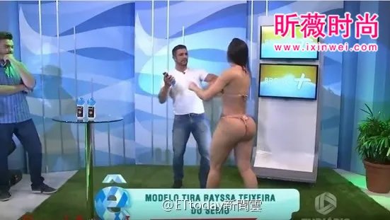 男主持人伸咸猪手：被女模现场甩一巴掌（图）