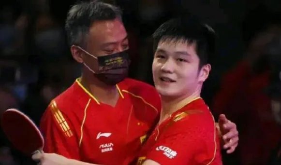 樊振东夺冠后接受采访，肚子却饿的咕咕叫，他为什么会这么搞笑？