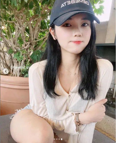 想被治疗！南韩清纯小护士YuJu：工作服下的白皙欧派！