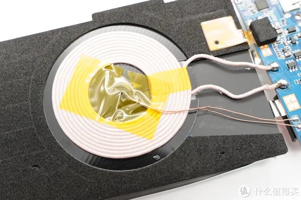 紫米移动电源拆解