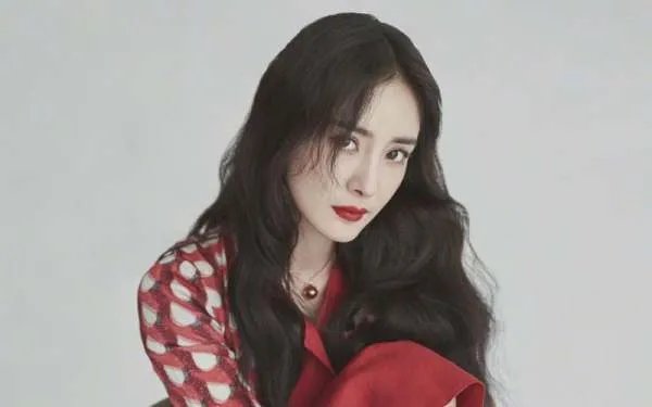 杨幂直播中说希望我的员工都有甜甜的恋爱，娱乐圈的好老板还有谁？