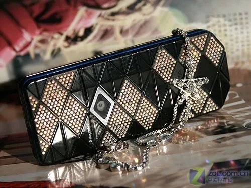 毁誉参半——诺基亚7500Prism