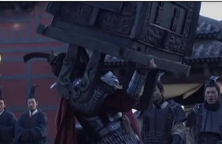 秦武王嬴荡在洛阳举鼎而亡,背后的原因是什么?