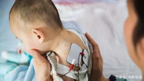 女子嫁贫困男子，家人极力反对，孩子患病后求娘家却被说活该，怎么办？