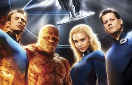 《神奇四侠》中女主角叫什么名字？