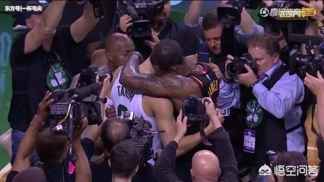 东决抢七大战中塔图姆隔扣詹姆斯之后顶撞了一下詹姆斯，为何双方并没有起冲突？