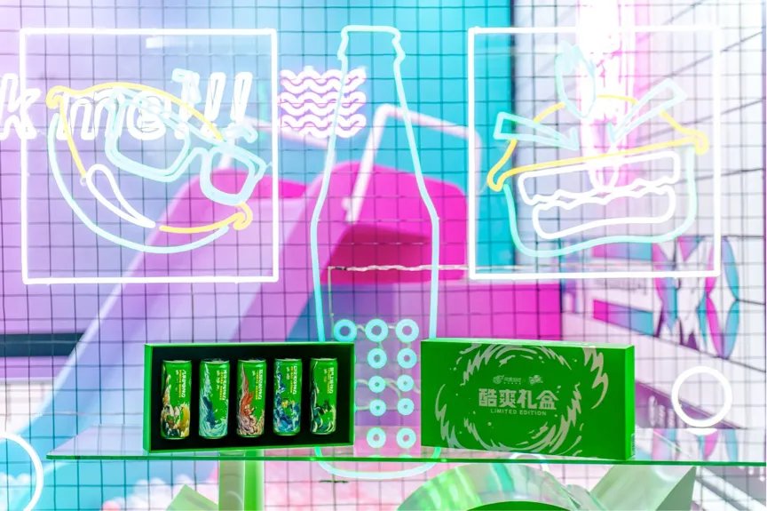 真情实感送福利!奇遇俱乐部CJ大型福利泳池受热捧