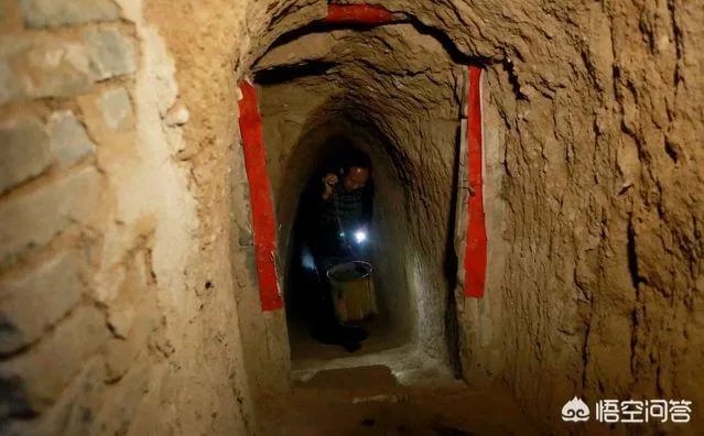 如何看待现代版愚公移山，河南老汉耗时七年掘洞百米深挖出水井？