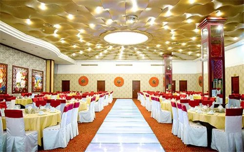 烟台婚礼酒店哪家好  烟台办婚礼多少钱一桌