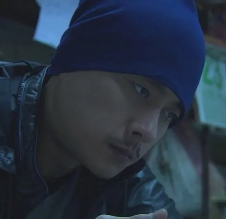 潜行狙击黄宗泽吻戏尺度太大不敢看 法拉戏内爱的纠结又谨慎