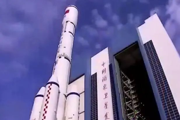 航天员女教头提到一首歌哽咽了是怎么回事 航天员女教头提到一首歌哽咽了是哪首歌