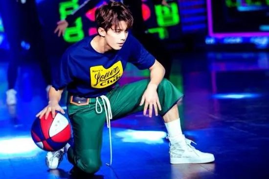 吴磊，若谈恋爱不会公开，公开恋情会对明星带来哪些影响？