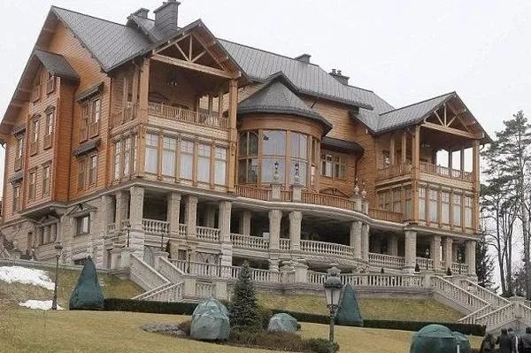 乌克兰向俄罗斯欠下巨额债务，如果乌克兰不还债，俄罗斯会怎么办？