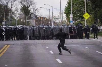 芝加哥发生大规模抢劫，市内桥梁升起的办法起作用吗？