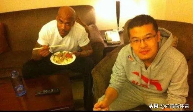 北控遭绝杀后，场边的杨毅难掩失落！他不是解说员吗？为什么不保持中立的态度呢？