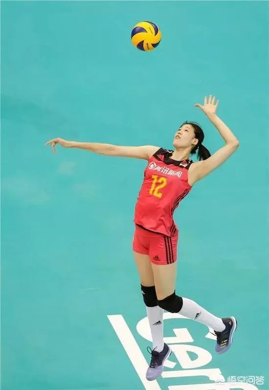 世联赛半决赛上，中国女排对战美国第三局比赛落后时换上李盈莹，之后中国队25-18拿下第三局，你怎样看？