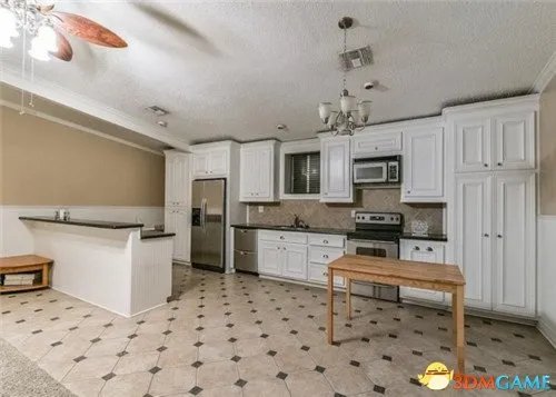 美富豪出售豪宅 全球最大的私家泳池内景照曝光