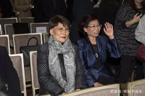 邵逸夫耄耋之年娶了方逸华，周凯旋陪李嘉诚29年，何时能转正？