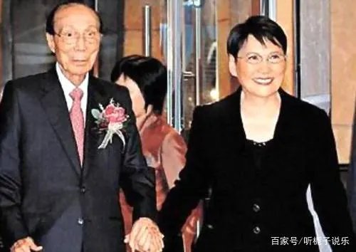 邵逸夫耄耋之年娶了方逸华，周凯旋陪李嘉诚29年，何时能转正？