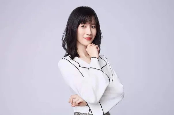 2020中国十大网红排行榜：李佳琦上榜，第一火爆海外