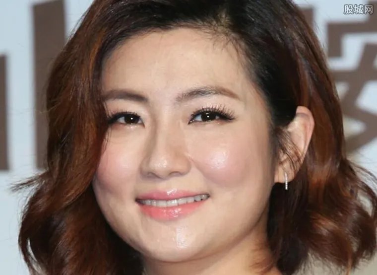 揭秘Selina离婚的真相 自曝曾被赶出家门