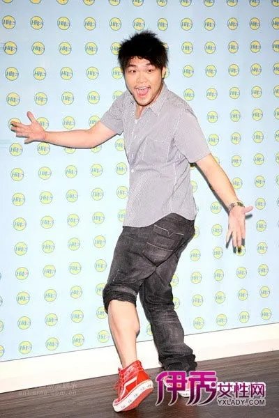 李玖哲自曝无爱无性逾年