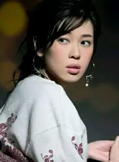 余男战狼胸罩穿帮遭军迷吐槽 演技派变花瓶错不在她