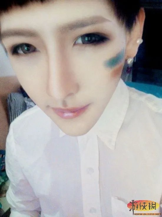 都是些神马玩意 网络红人超奇葩的“锥子脸”