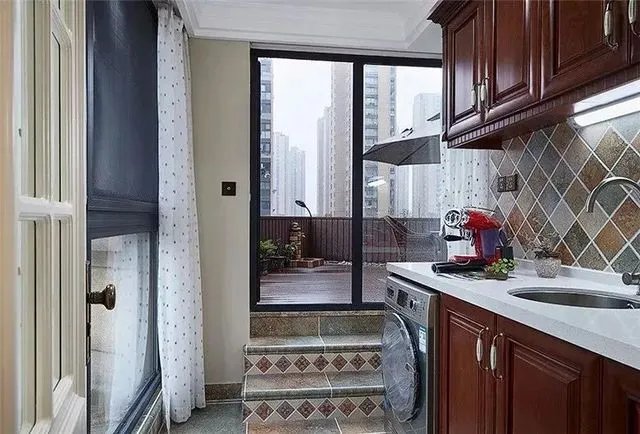 厨房旁边的小阳台原来要这样设计，太美了吧！！！！