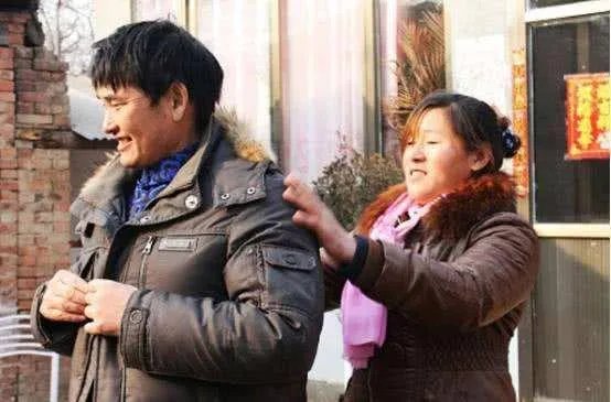 抖音上传有人踹朱之文的大门，此事非常恶劣现在有没有人过问？