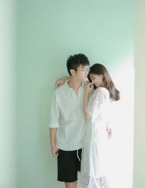 WE前队长若风自曝恋情 晒照秀恩爱