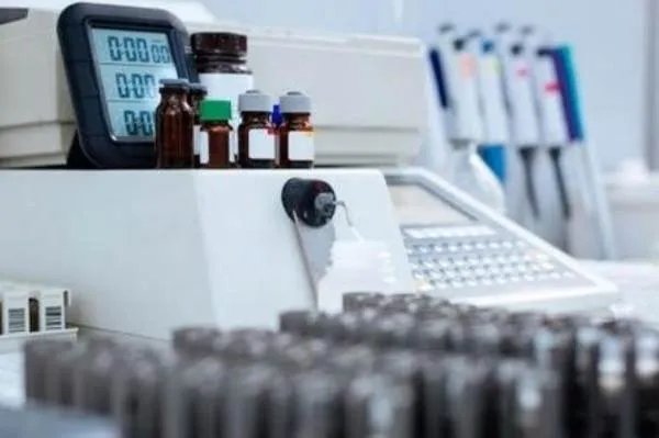 全球新冠肺炎确诊接近65万例，美国为何会成为病例最多的国家？