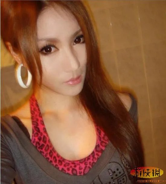 都是些神马玩意 网络红人超奇葩的“锥子脸”